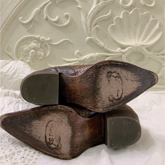 J.B. Dillon Leather Snip Toe Western Boot - Picture 7 of 10